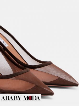 كعب شبكي باللون البني يؤكد على الجرائة والفخامة في اوتفيت ديسمبر