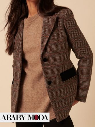 Blazer with heritage check pattern embodies the luxury of classic winter fashion Blazer with heritage check pattern embodies the luxury of classic winter fashion