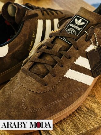 The brown Adidas Samba sneakers will accompany you in the most vibrant autumn looks
