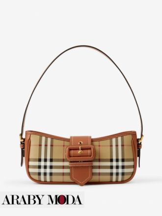 Burberry bag is one of the ideas for transitioning the summer bag to the elegant winter wardrobe