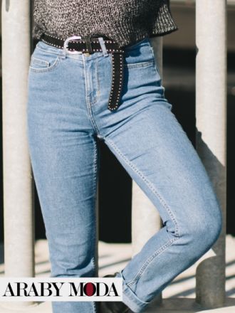 اعتمدي على الجينز بالخصر العالي حتى تخفي منطقة البطن في الاوتفيت الشتوي اعتمدي على الجينز بالخصر العالي حتى تخفي منطقة البطن في الاوتفيت الشتوي