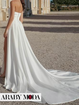 Charmeuse wedding dress with a long tail for French elegance