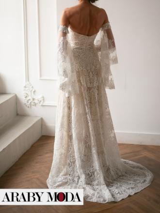 Bohemian lace wedding dress decorated with a classic style