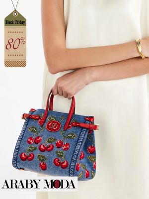 Buy the most luxurious Valentino Garavani pieces with White Friday offers and save up to 80%