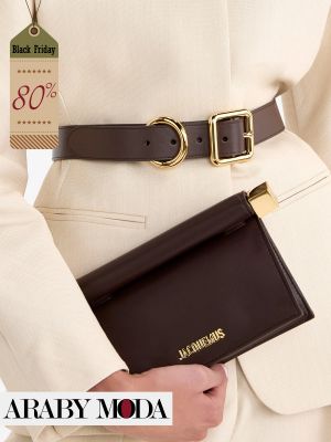 The golden Jacquemus logo doubles in your wardrobe with Black Friday offers