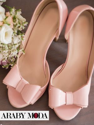 Pink sandals with bow-embellished for bachelorette dress