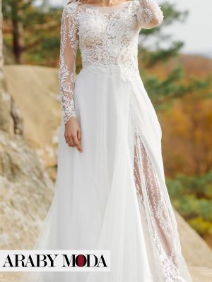 Wedding dress adorned with embroidered lace for a more luxurious look