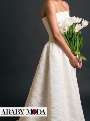 Wedding dress designed with softness and fluidity for a touch of elegance