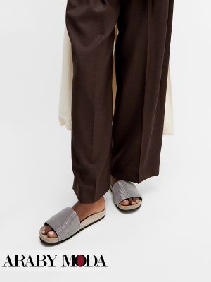 Comfortable slippers for girls who love constant movement in spring and summer