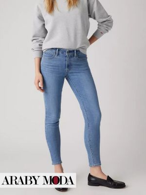 Levi's skinny jeans to be one of the Ramadan casual outfits