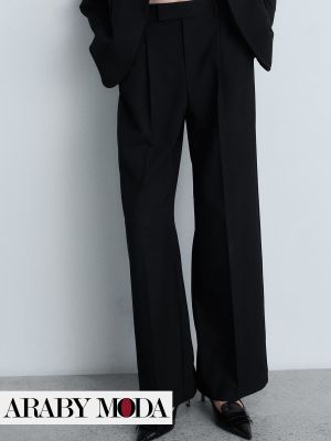 Black cloth pants from Mango for a Ramadan outfit