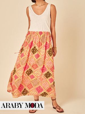 Colorful skirt that millennial women choose to shine in their summer looks