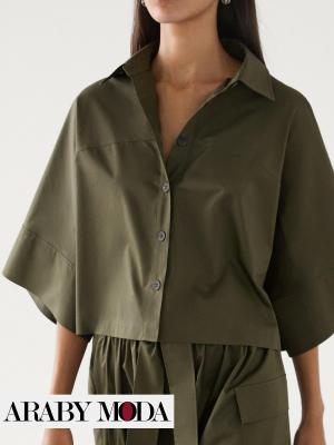 Massimo Dutti khaki shirt with front buttons for a fall look