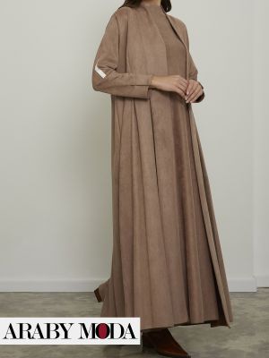 اناقة رمضان مع عباية شمواه صاحبة اللون البيج الداكن