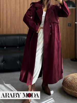 Burgundy coat will confirm that you are an expert in fashion and its winter trends