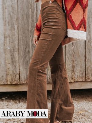 Brown corduroy pants with a high waist, an ideal choice for fall and winter looks