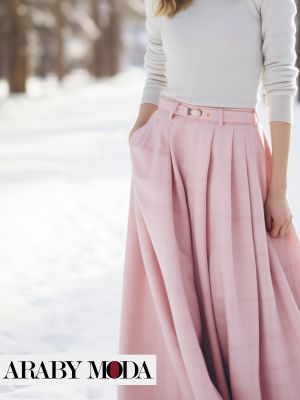 Pink skirt that makes you shine in the pictures during winter looks