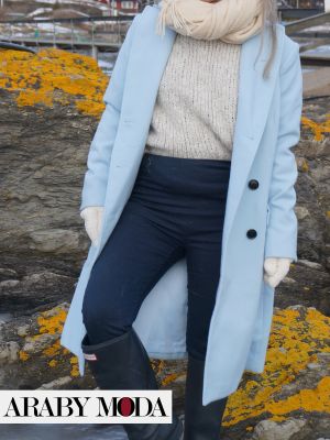 Soft sky blue coat for feminine winter looks