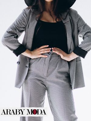 Black checkered set for fall and winter this year - winter clothing trends