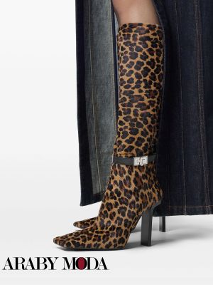 Versace boots with leopard print for a luxurious and elegant look